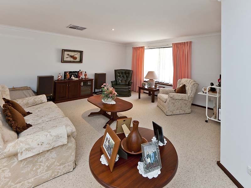 6 Tom Millar Close, Kalamunda WA 6076