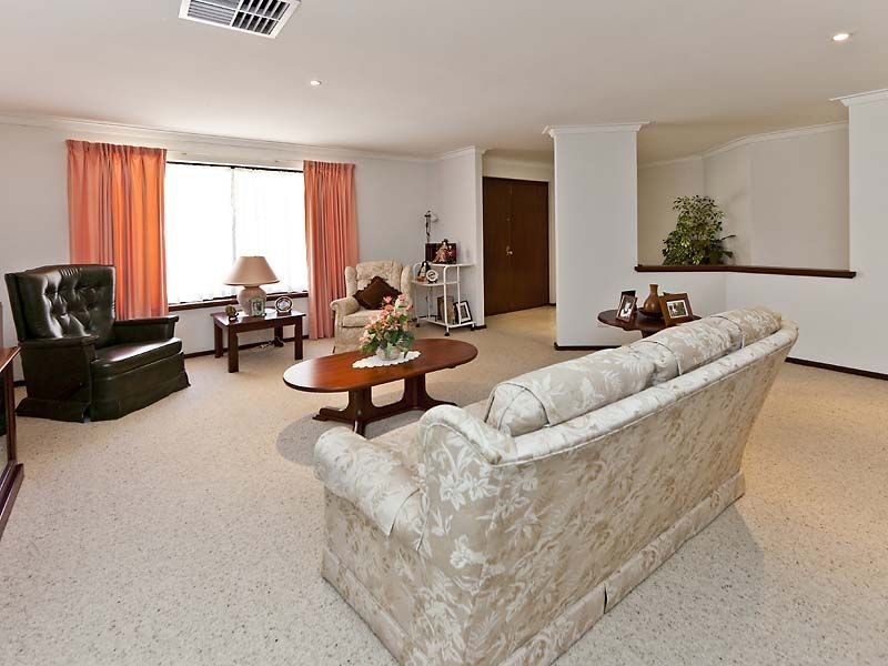 6 Tom Millar Close, Kalamunda WA 6076