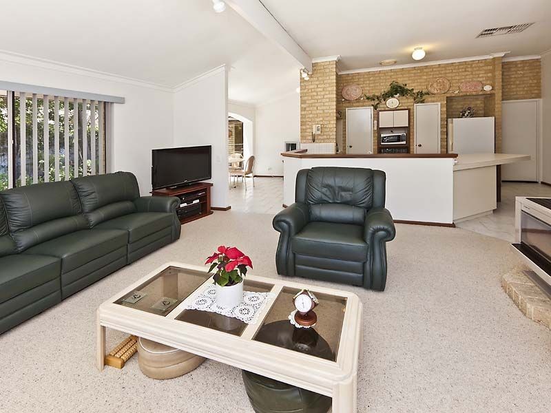 6 Tom Millar Close, Kalamunda WA 6076