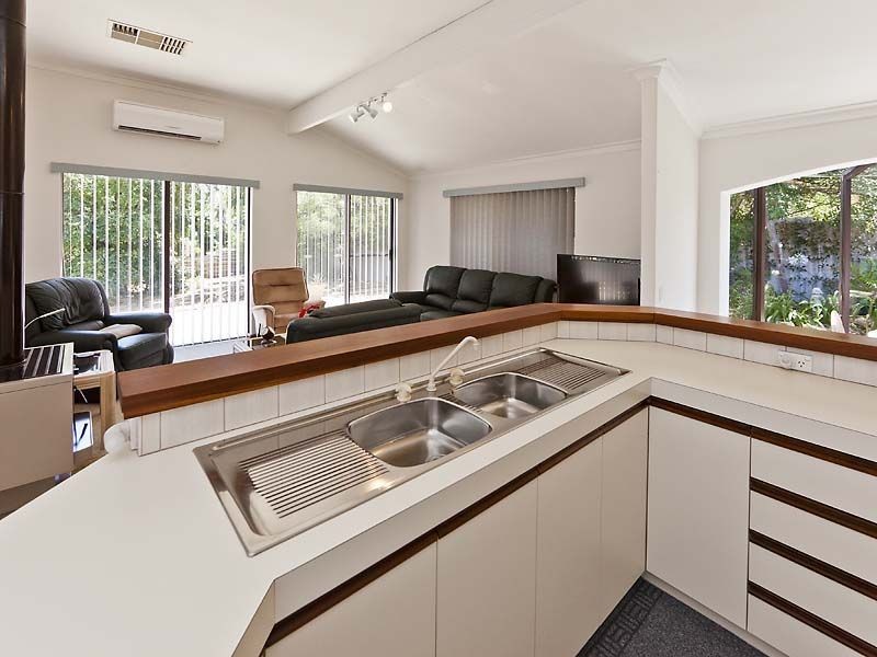 6 Tom Millar Close, Kalamunda WA 6076