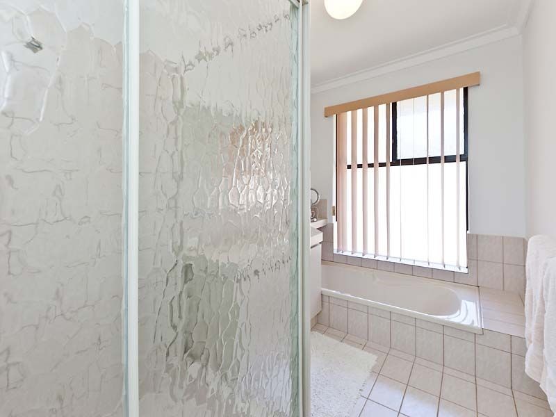 6 Tom Millar Close, Kalamunda WA 6076