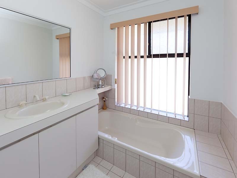 6 Tom Millar Close, Kalamunda WA 6076