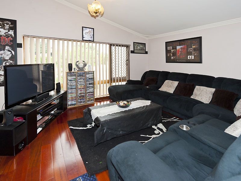 28 Lucich Street, Kelmscott WA 6111