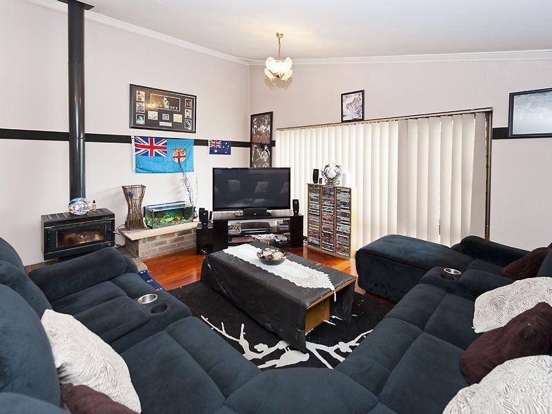 28 Lucich Street, Kelmscott WA 6111