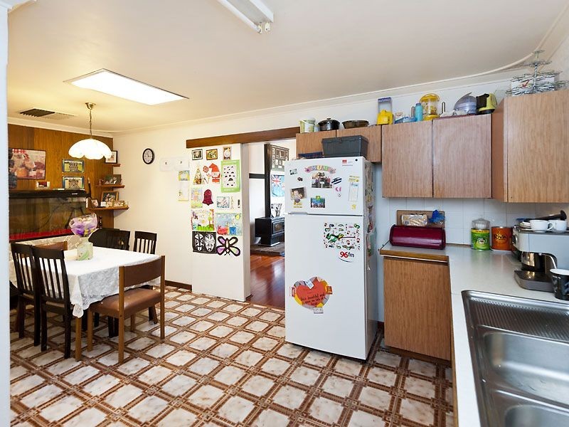 28 Lucich Street, Kelmscott WA 6111