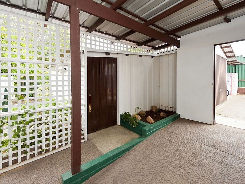 28 Lucich Street, Kelmscott WA 6111