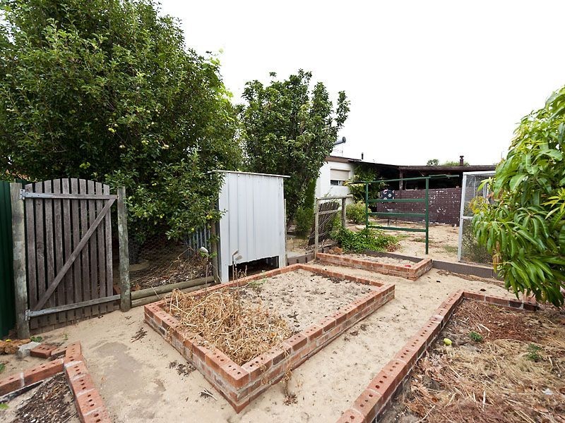 28 Lucich Street, Kelmscott WA 6111