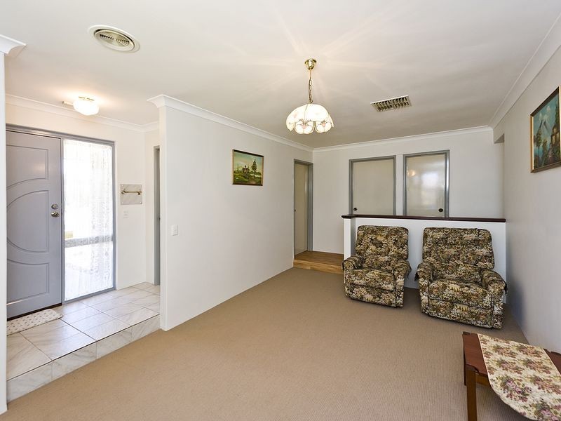 4 Snipe Crt, High Wycombe WA 6057