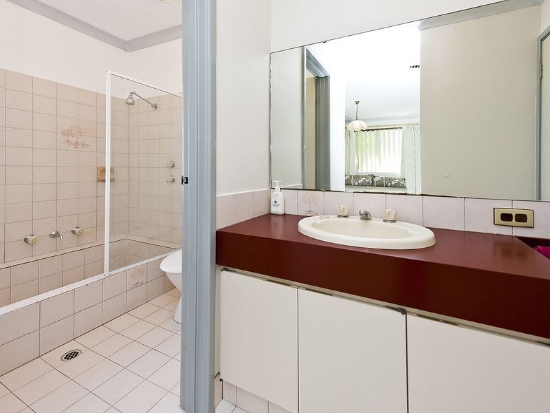 4 Snipe Crt, High Wycombe WA 6057