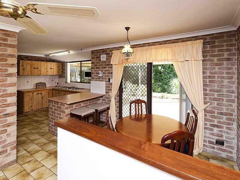 19 Landers Road, Lesmurdie WA 6076