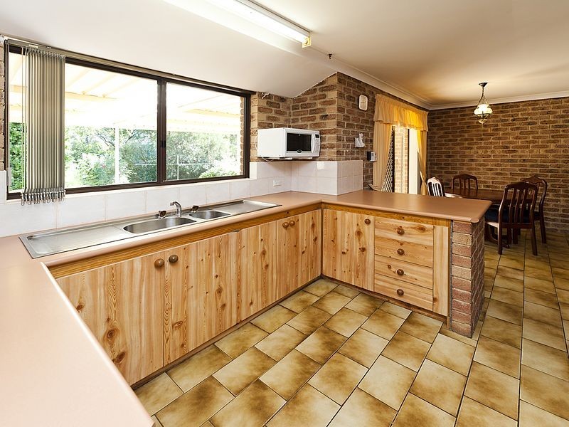 19 Landers Road, Lesmurdie WA 6076