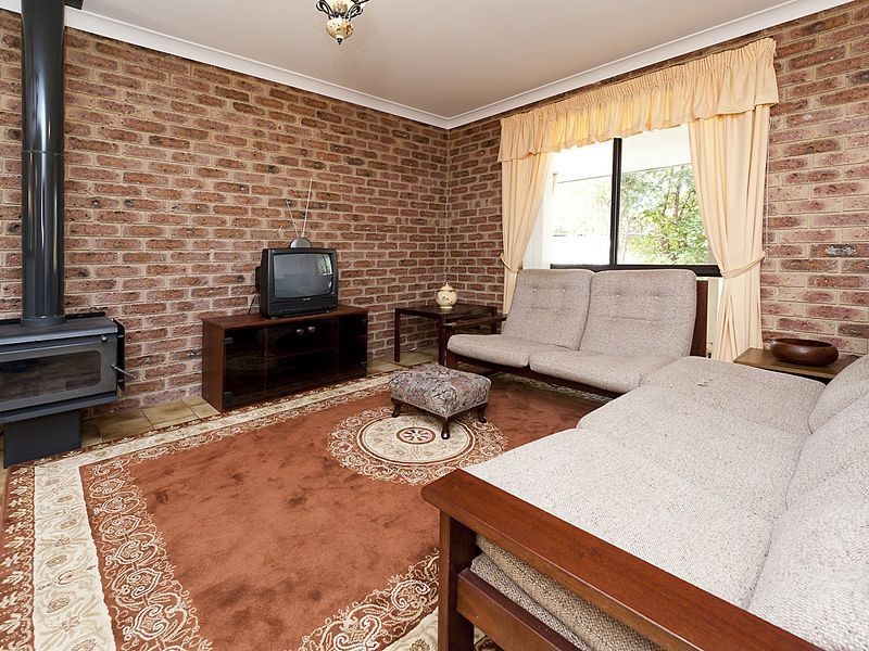 19 Landers Road, Lesmurdie WA 6076