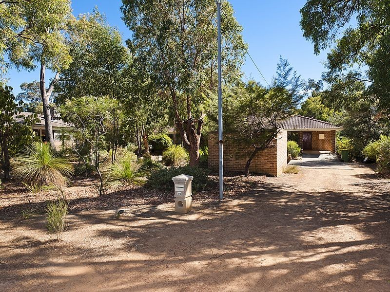 19 Landers Road, Lesmurdie WA 6076