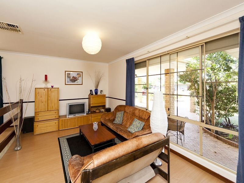 15 Bradley Way, High Wycombe WA 6057