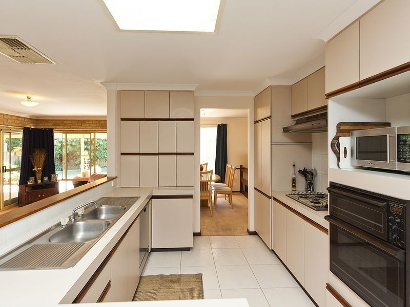 15 Bradley Way, High Wycombe WA 6057