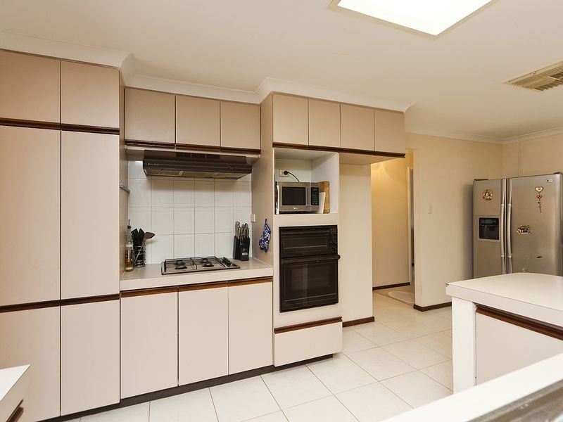 15 Bradley Way, High Wycombe WA 6057