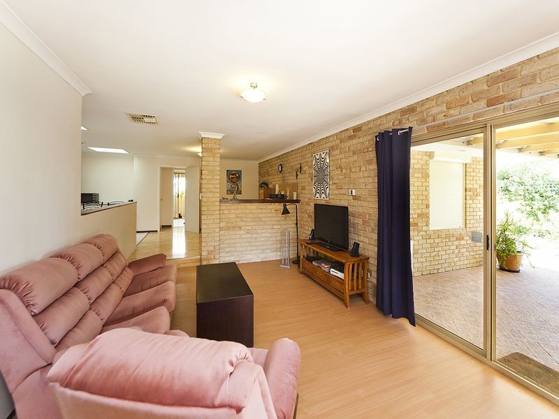 15 Bradley Way, High Wycombe WA 6057