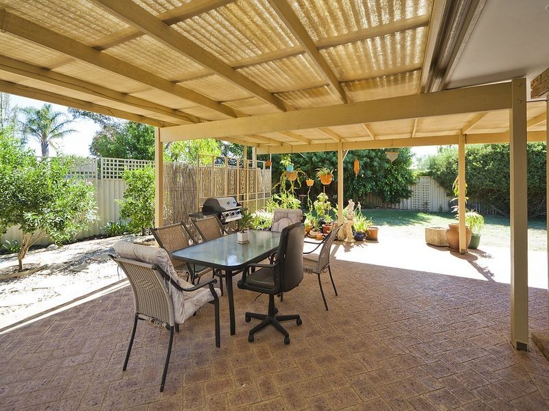 15 Bradley Way, High Wycombe WA 6057