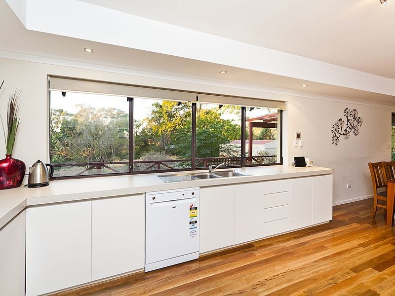 7 Hillside Crescent, Gooseberry Hill WA 6076