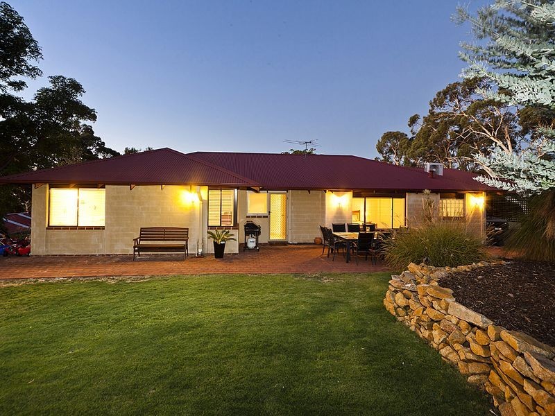 7 Hillside Crescent, Gooseberry Hill WA 6076