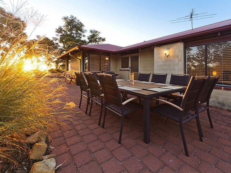 7 Hillside Crescent, Gooseberry Hill WA 6076