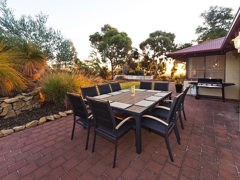 7 Hillside Crescent, Gooseberry Hill WA 6076