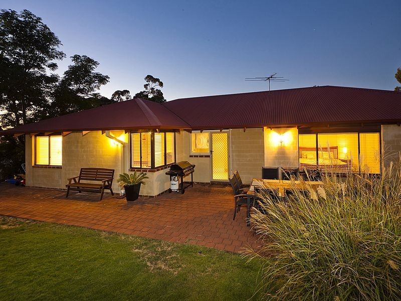 7 Hillside Crescent, Gooseberry Hill WA 6076