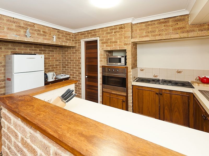 4 Lemon Court, High Wycombe WA 6057