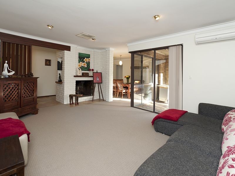 3 Irwin Place, Maida Vale WA 6057