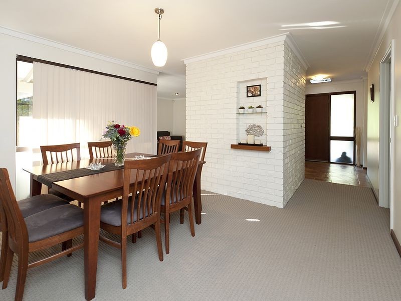 3 Irwin Place, Maida Vale WA 6057