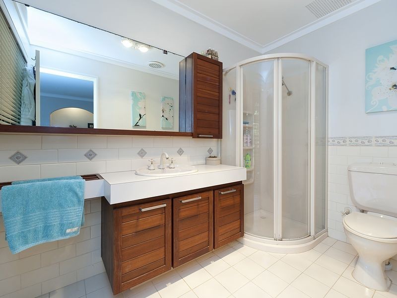 3 Irwin Place, Maida Vale WA 6057