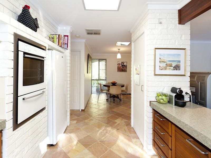 3 Irwin Place, Maida Vale WA 6057