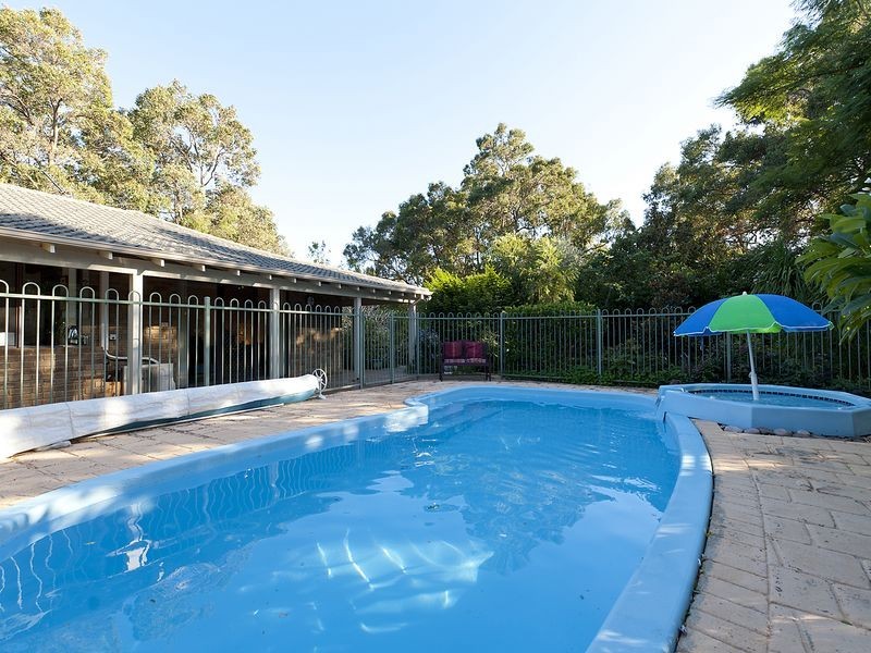 3 Irwin Place, Maida Vale WA 6057