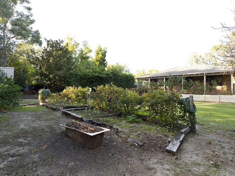 3 Irwin Place, Maida Vale WA 6057