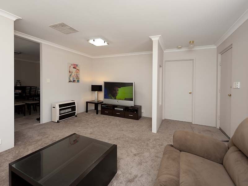 27 Russell Road, Maida Vale WA 6057