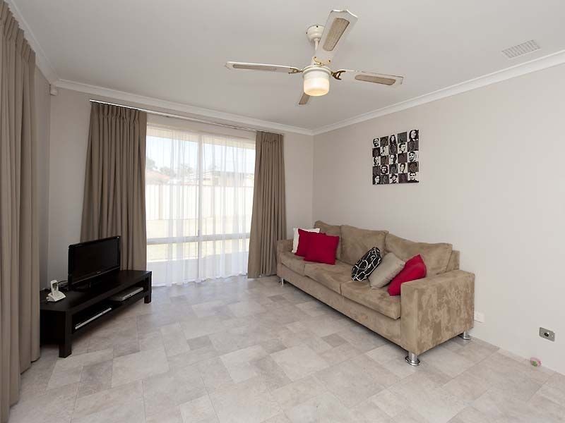 27 Russell Road, Maida Vale WA 6057