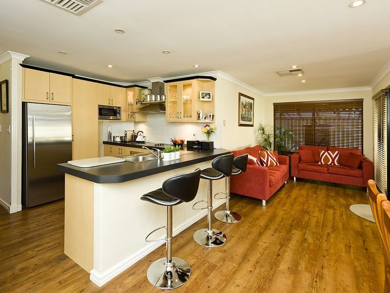 13 Myerson Crescent, Maida Vale WA 6057