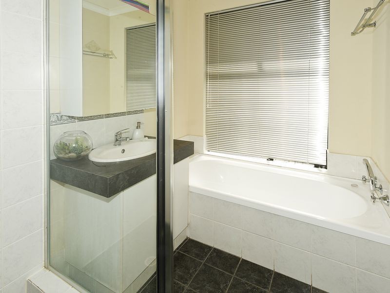 13 Myerson Crescent, Maida Vale WA 6057