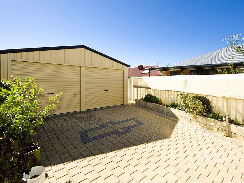 13 Myerson Crescent, Maida Vale WA 6057