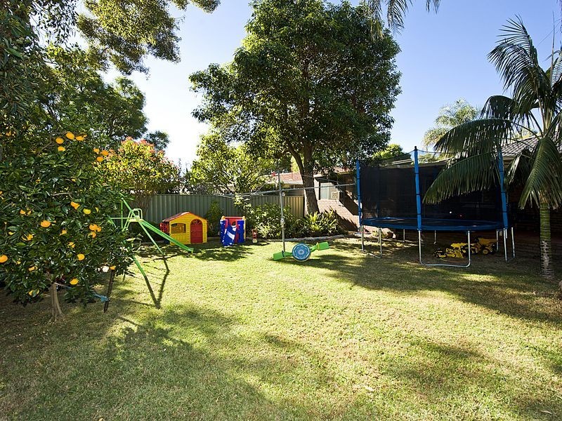 7 Casuarina Road, Maida Vale WA 6057