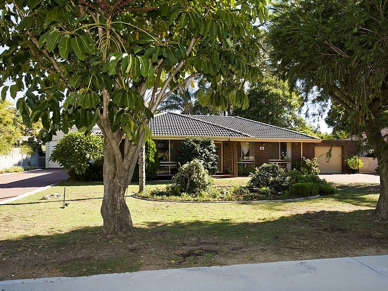 7 Casuarina Road, Maida Vale WA 6057