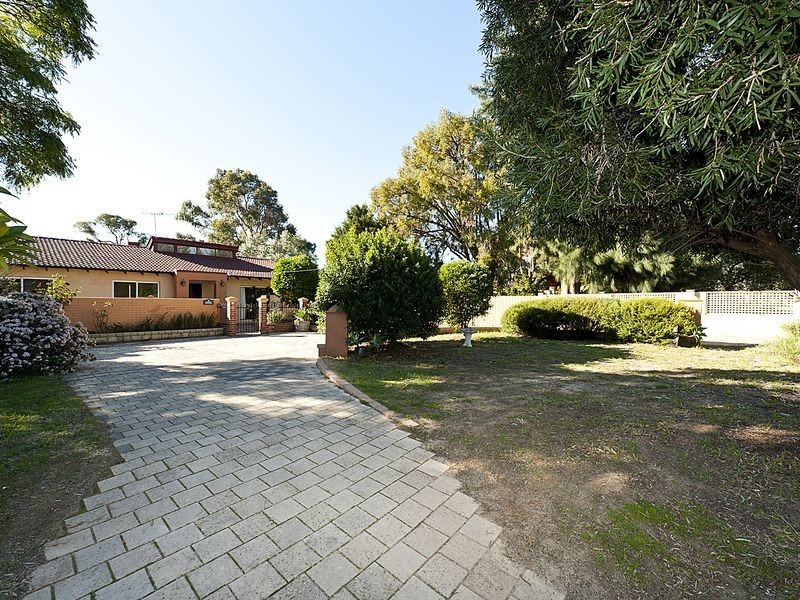 51 Bugendore Street, Maida Vale WA 6057