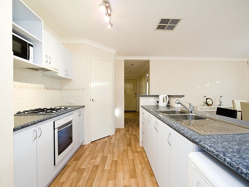 27 Fleet Circle, High Wycombe WA 6057