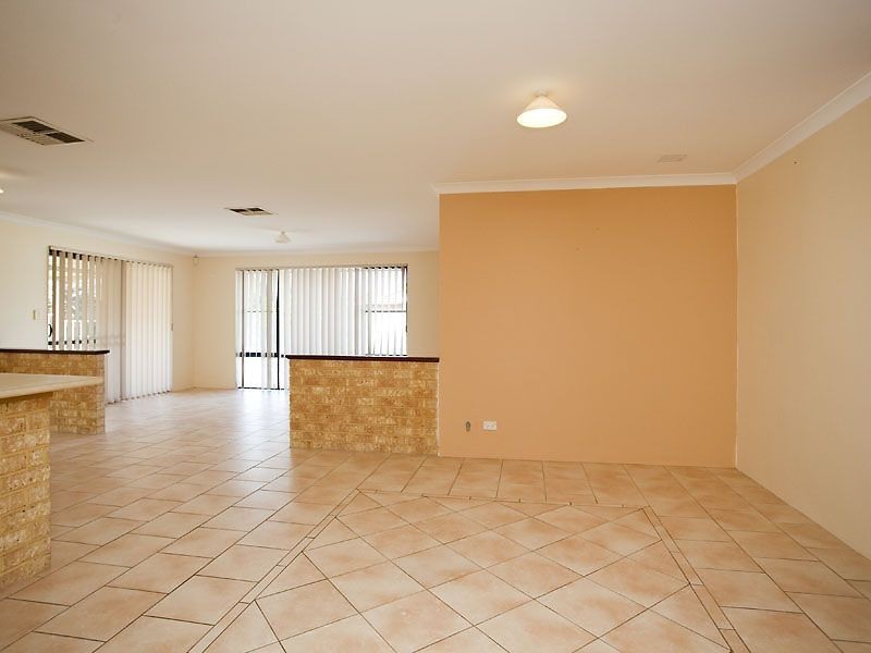 25 Regelia Turn, Ellenbrook WA 6069