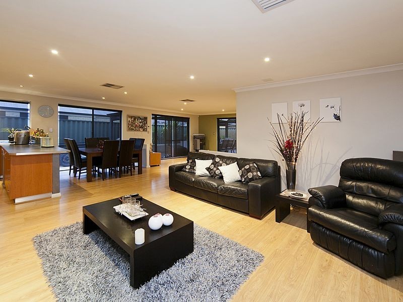 14 Winton Cres, High Wycombe WA 6057