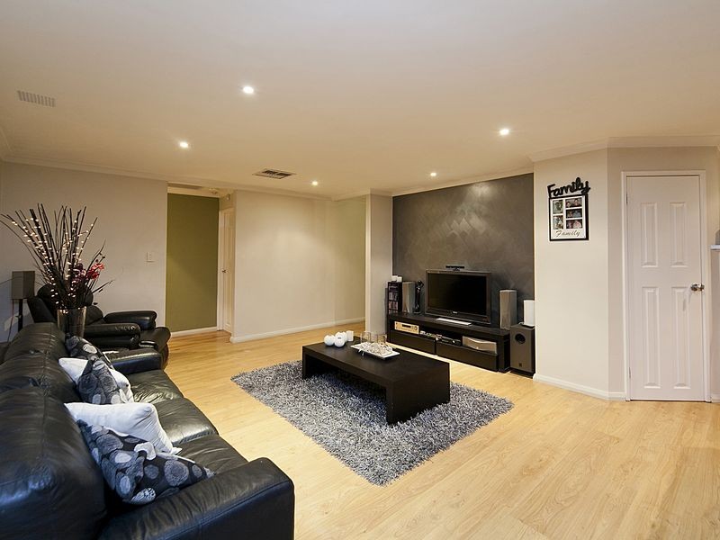 14 Winton Cres, High Wycombe WA 6057