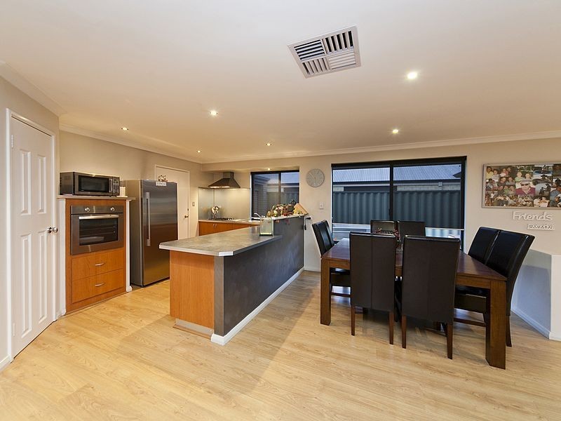 14 Winton Cres, High Wycombe WA 6057