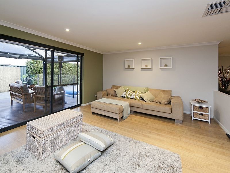 14 Winton Cres, High Wycombe WA 6057
