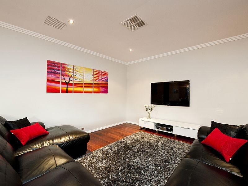 59 Baza Gardens, Maida Vale WA 6057