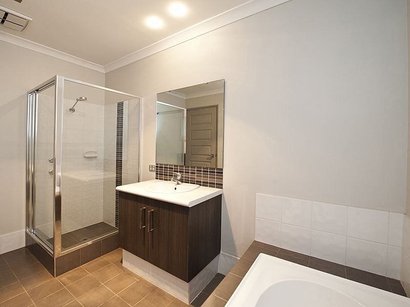 59 Baza Gardens, Maida Vale WA 6057